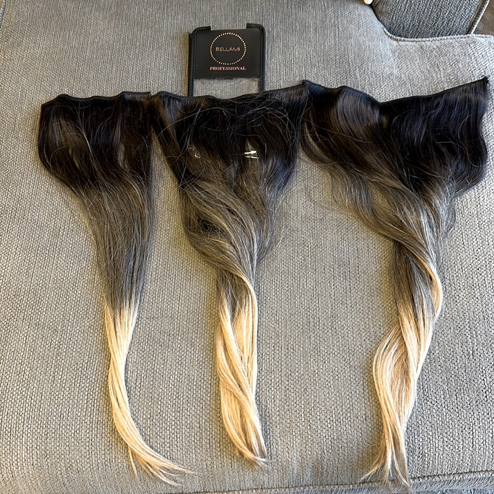 Bellami 24 inch machine weft extensions. Never worn!!
